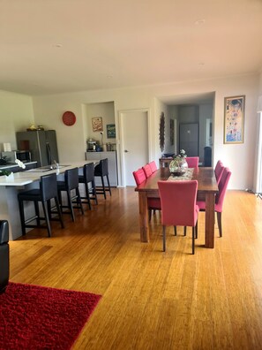 Dining kitchen area