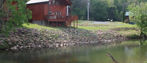 Pigeon Forge River Cabin - River Haven - Located on the Little Pigeon River