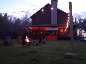 outdoor entertainment area with tiki bar