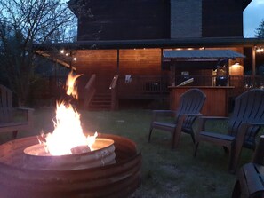 outdoor entertainment area 
wood provided for bonfire