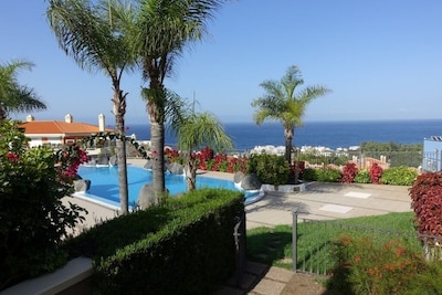 Gemütliche Ferienwohnung mit Meerblick, Pool und Lounge-Terrasse, FREE WIFI