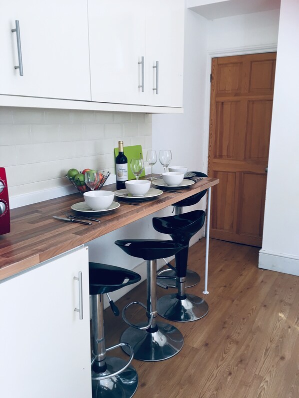dining in the kitchen - 4 bar stools