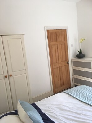 ground floor - room 2
small double bed 