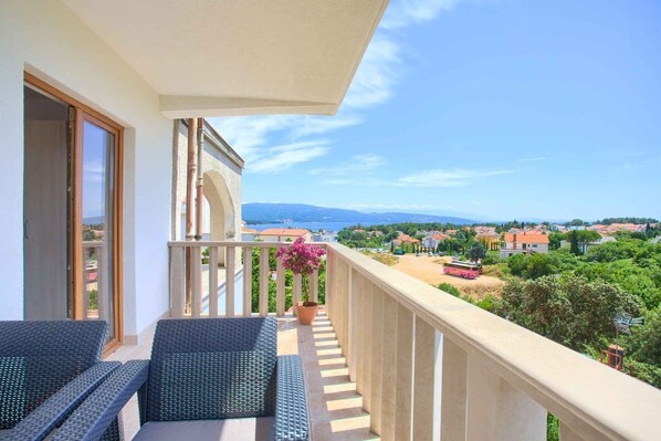 balcony