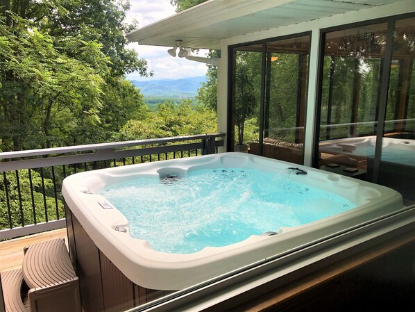 Rhodie House hot tub summer view!