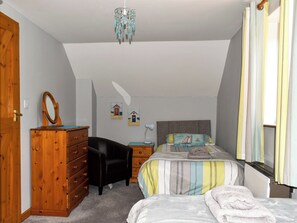 Twin bedroom | Cider Cottage - Well Farm Holiday Cottages, Holsworthy, near Launceston
