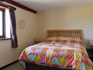 Double bedroom | Stable Cottage - Trentinney Farm Holiday Cottages, St Endellion, near Port Isaac