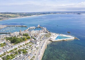 The Blue House is just a short stroll to Penzance's Jubilee Pool