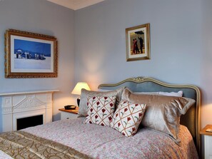 Serene double bedroom | Rodwell Trail Cottage, Weymouth