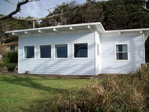 Big windows for wave watching