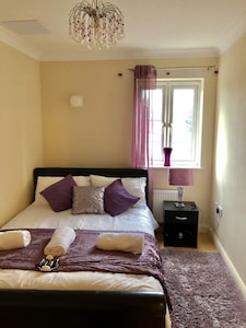 2 bed apartment in Dagenham, London