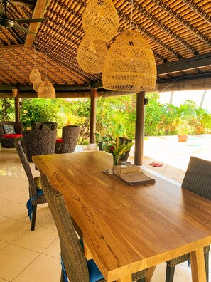 Outdoor dining