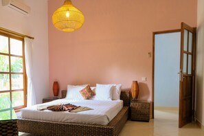 2 Large bedrooms with king bed 1.6x2 meter, air conditioning, ensuite bathrooms.