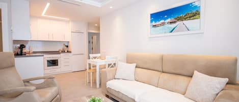 Central and near the beach | Cubo's Holiday Homes