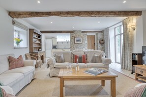 Prince Barn Sitting Area - StayCotswold