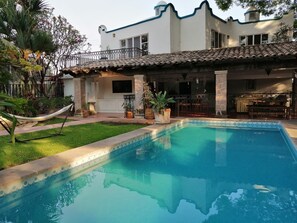 Casa Cactaceas. 2 plantas y terraza con sala comedor