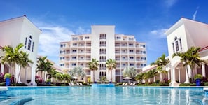 Photo of the pool looking at the Venetian. Penthouse is on the left - top floor 