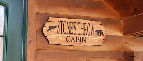 Welcome to Stone's Throw Cabins