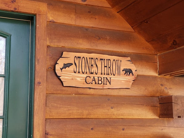 Welcome to Stone's Throw Cabins