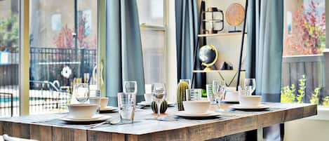 Dining Area with a Classy Rustic Design