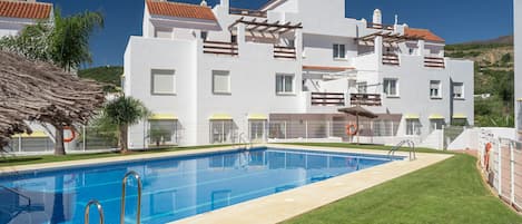 Residence with swimming pool