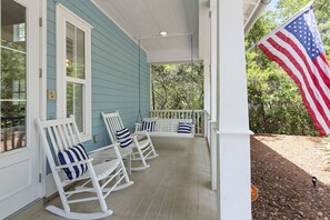 23-All-Laid-Back-Front-Porch