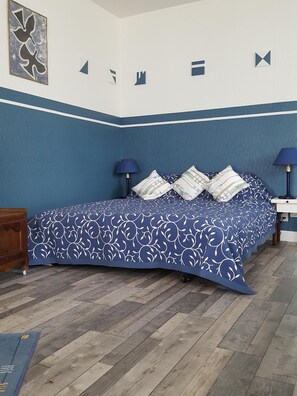 Sofa bed (160)