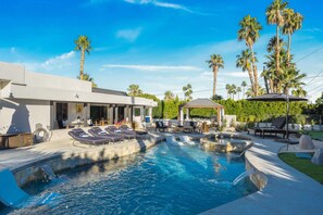 Backyard oasis in the desert with spectacular Mountain View’s!