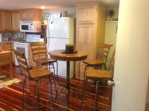 Extra Table Top Seating