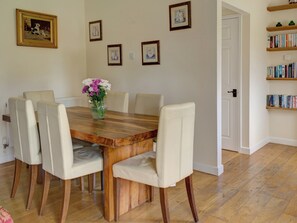 Living room/dining room | Stanley Barn, Near Stroud