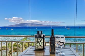 Stunning Panoramic Ocean & Sunset Views with A/C, Walk to Beach & Restaurants