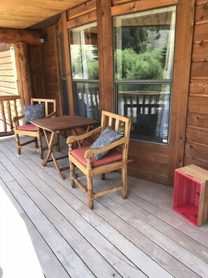 Covered Porch to Enjoy those Great Mountain Evenings