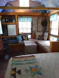 Zannabella  B&B-Glamping- Cedar Grove Cabin - Ingram, TX  breakfast included