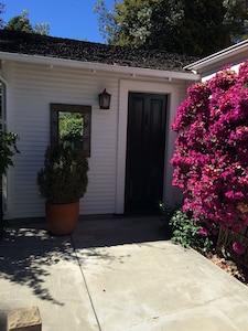 San Jose Rosegarden Cottage - Business Ready