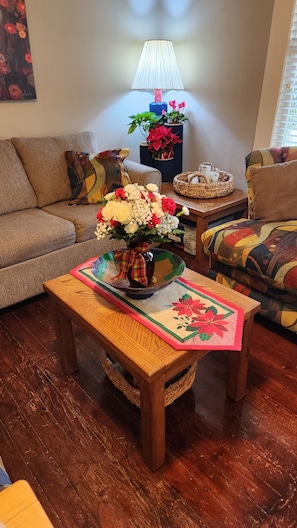 Living room / flowers from a guest!