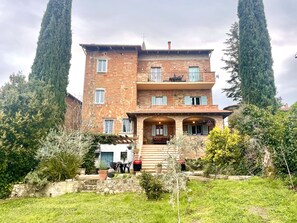 Spacious villa with large garden and olive grove