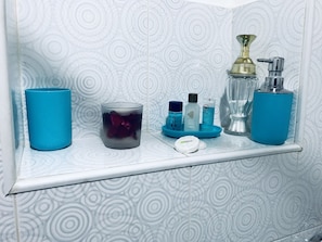 Bathroom amenities