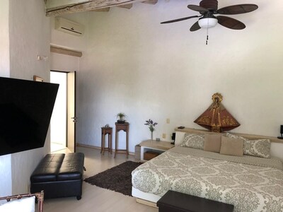 Estupenda casa en Cuernavaca con alojamiento para 20 personas.