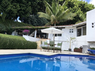 Estupenda casa en Cuernavaca con alojamiento para 20 personas.