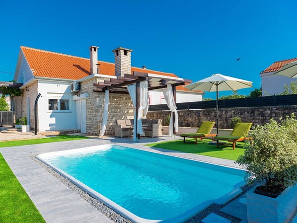 Holiday house Marcella with pool 