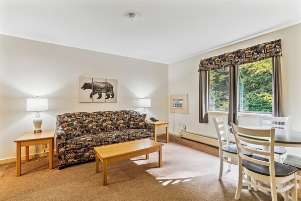 Enjoy the bright sunshine from the windows.