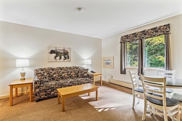Enjoy the bright sunshine from the windows.