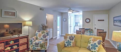 Fernandina Beach Vacation Rental Condo | 2BR | 2BA | 780 Sq Ft | Stairs Required