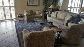 Large Living Room overlooking Beach 