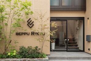 施設の入り口