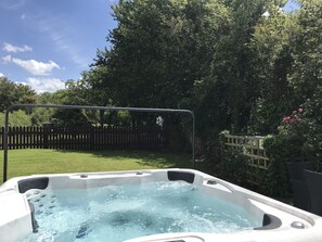 Private spa tub