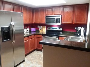 Quartz Countertops, deep sink