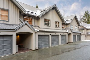 Exterior view of the Forest Trails 9 townhome entry and garage