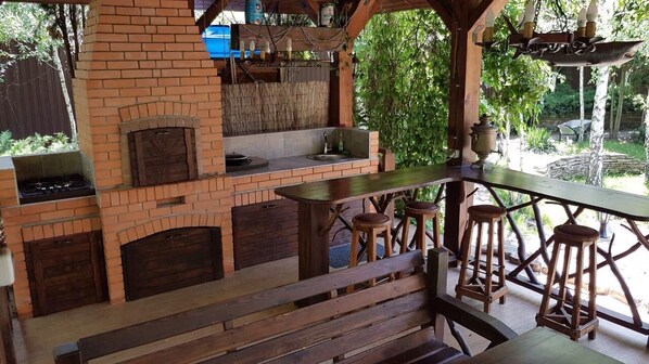 Outdoor dining
