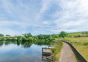 The cottage form the lake 